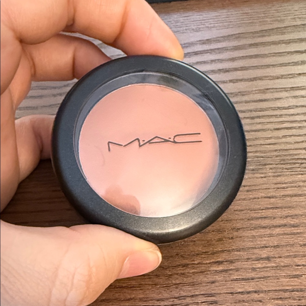 MAC Gingerly Sheertone Blush